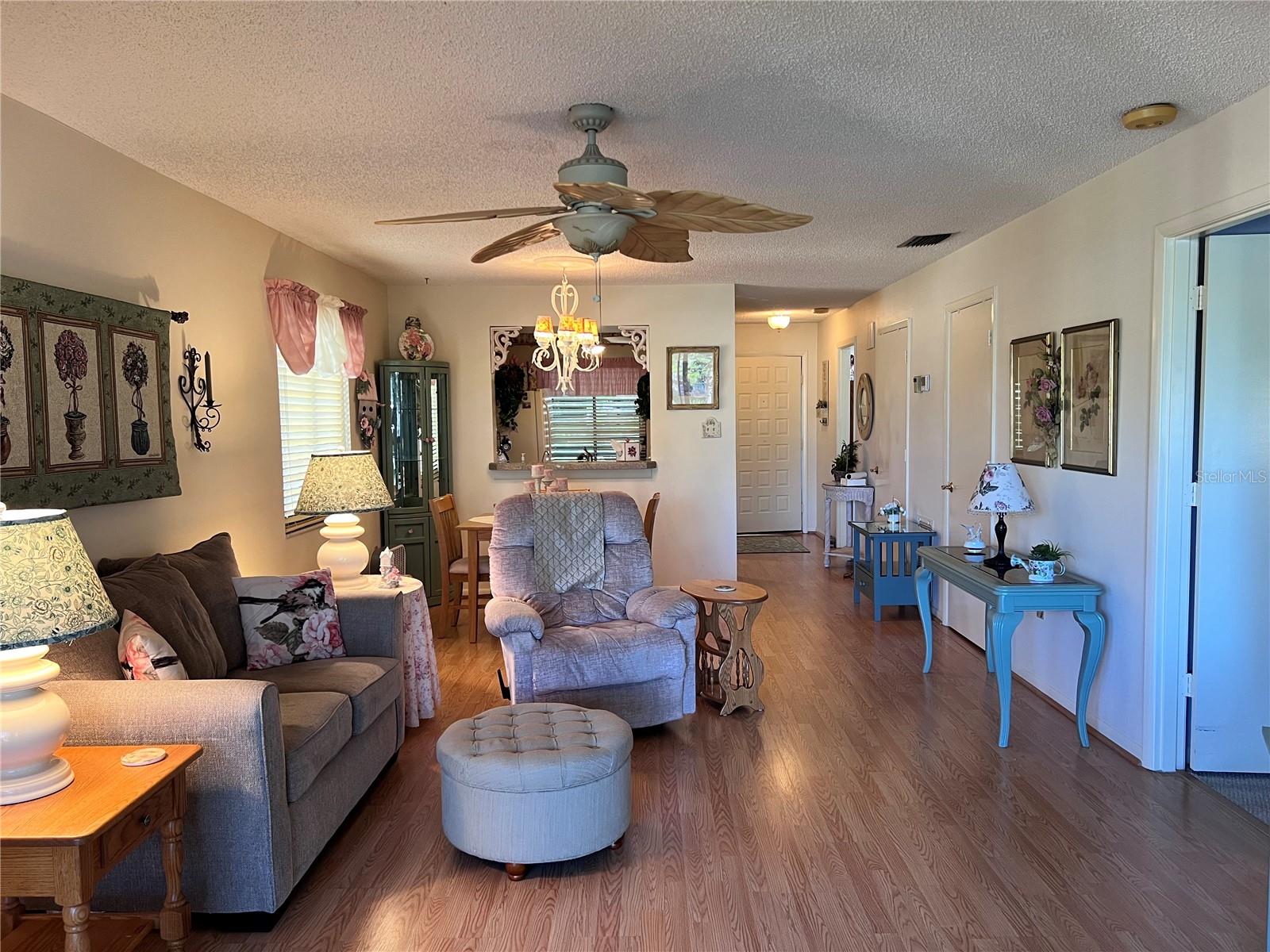 VILLAGE LAKE - Residential