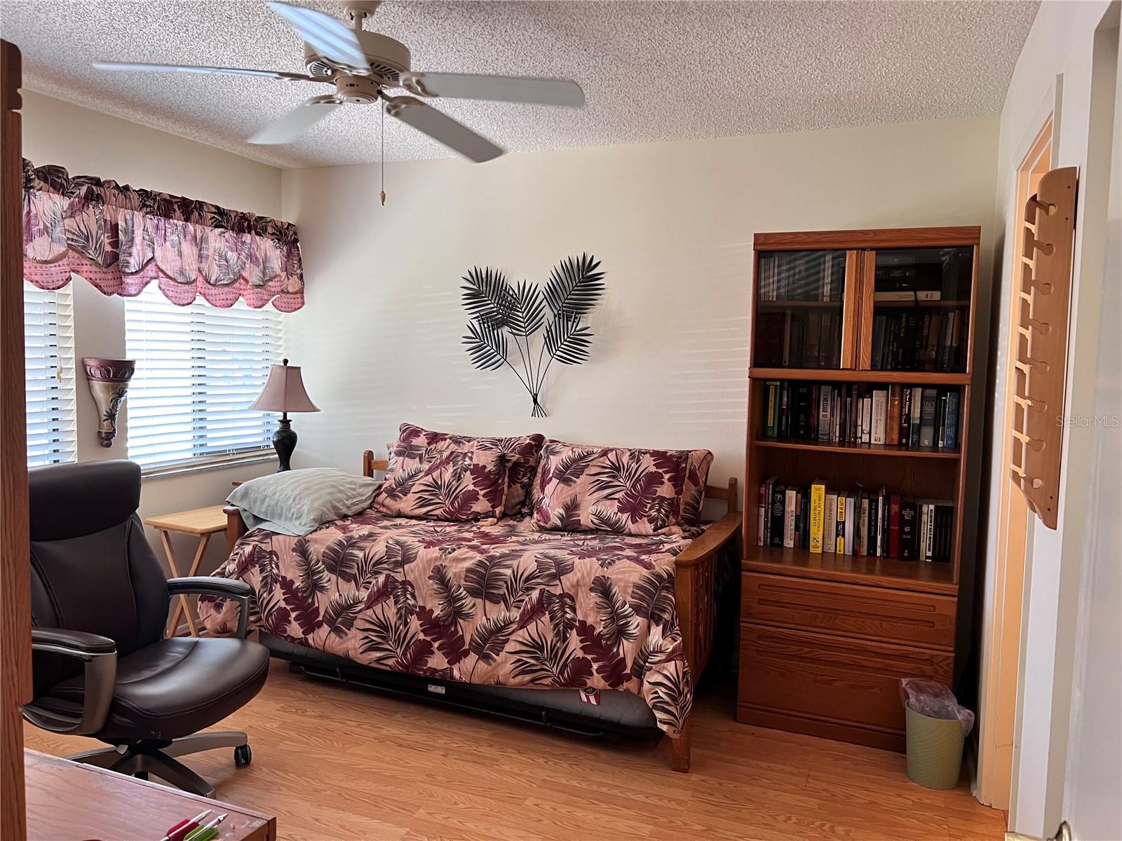 VILLAGE LAKE - Residential