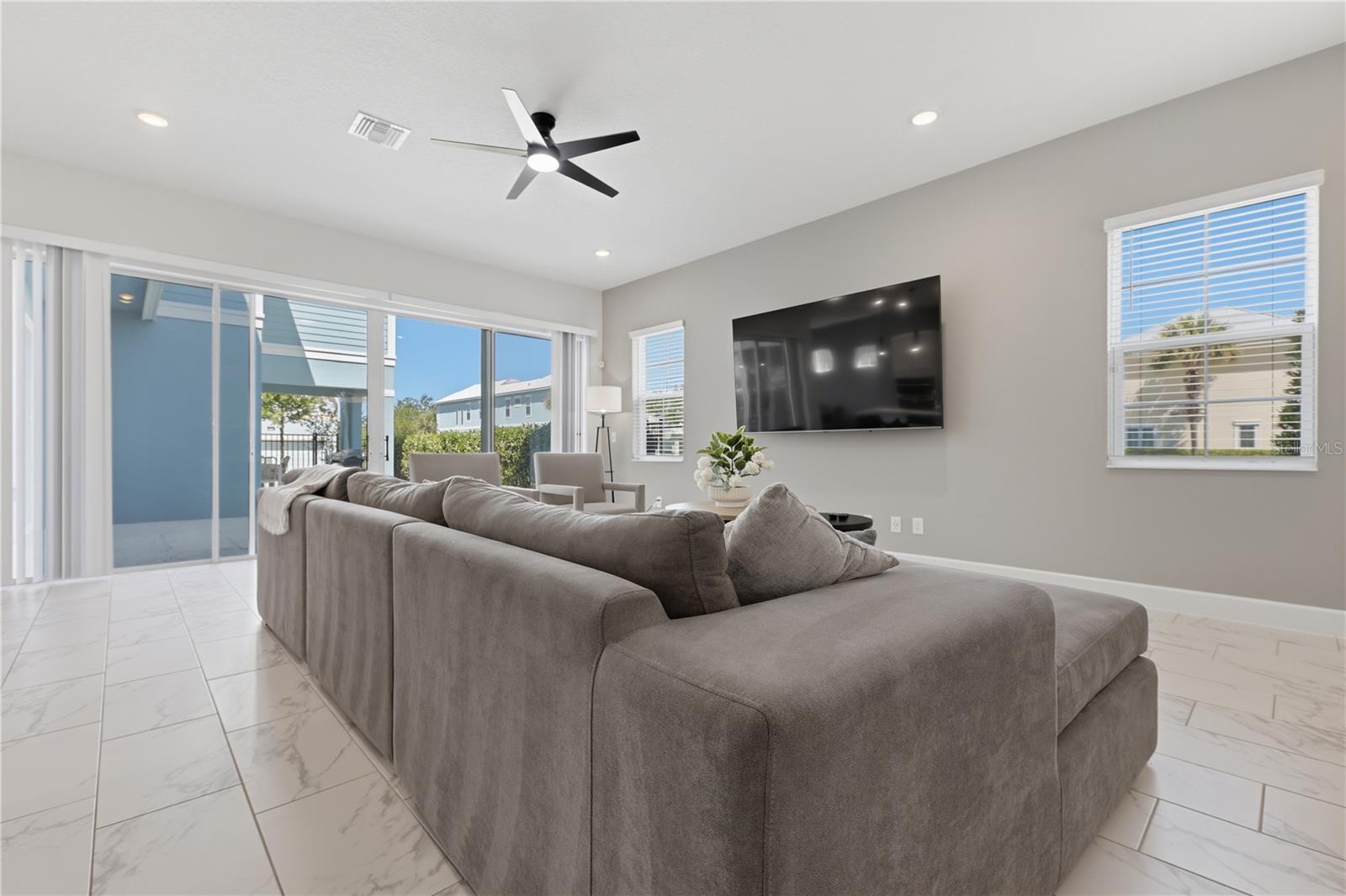 1428 REUNION BOULEVARD