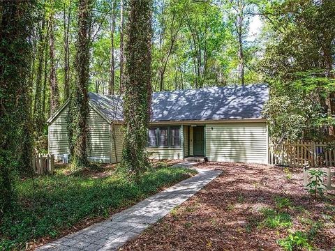 Photo of 5208 SW 86th Terrace, Gainesville, FL 32608 (MLS # GC541976)