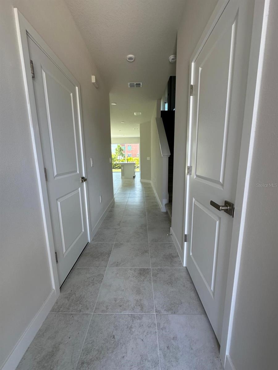 AMBER CREEK AT LAKEWOOD RANCH - Residential Lease