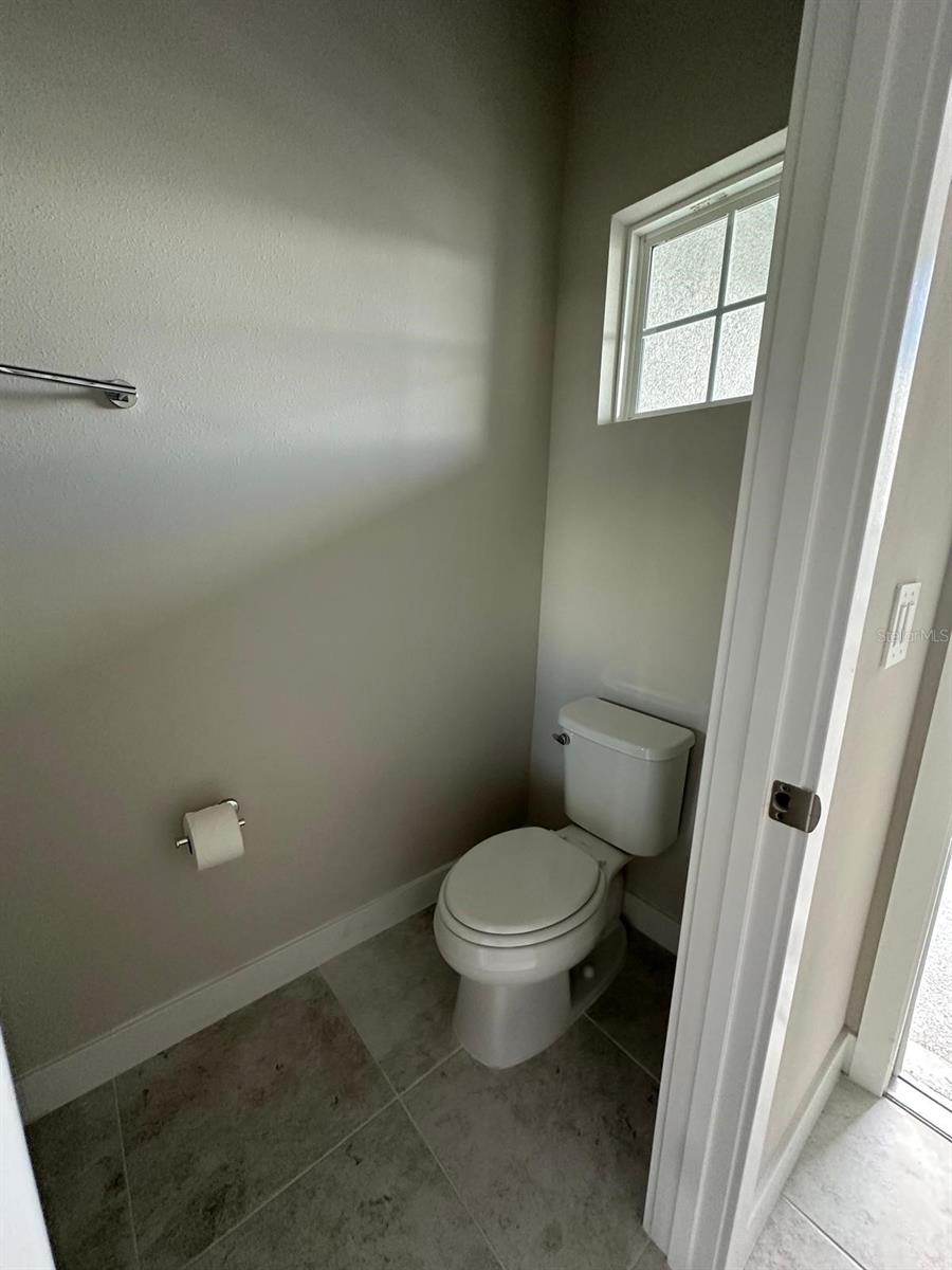 AMBER CREEK AT LAKEWOOD RANCH - Residential Lease