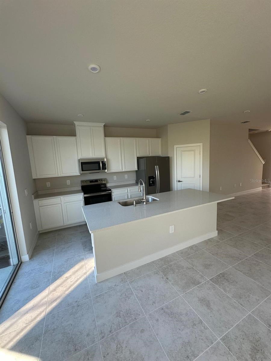 AMBER CREEK AT LAKEWOOD RANCH - Residential Lease