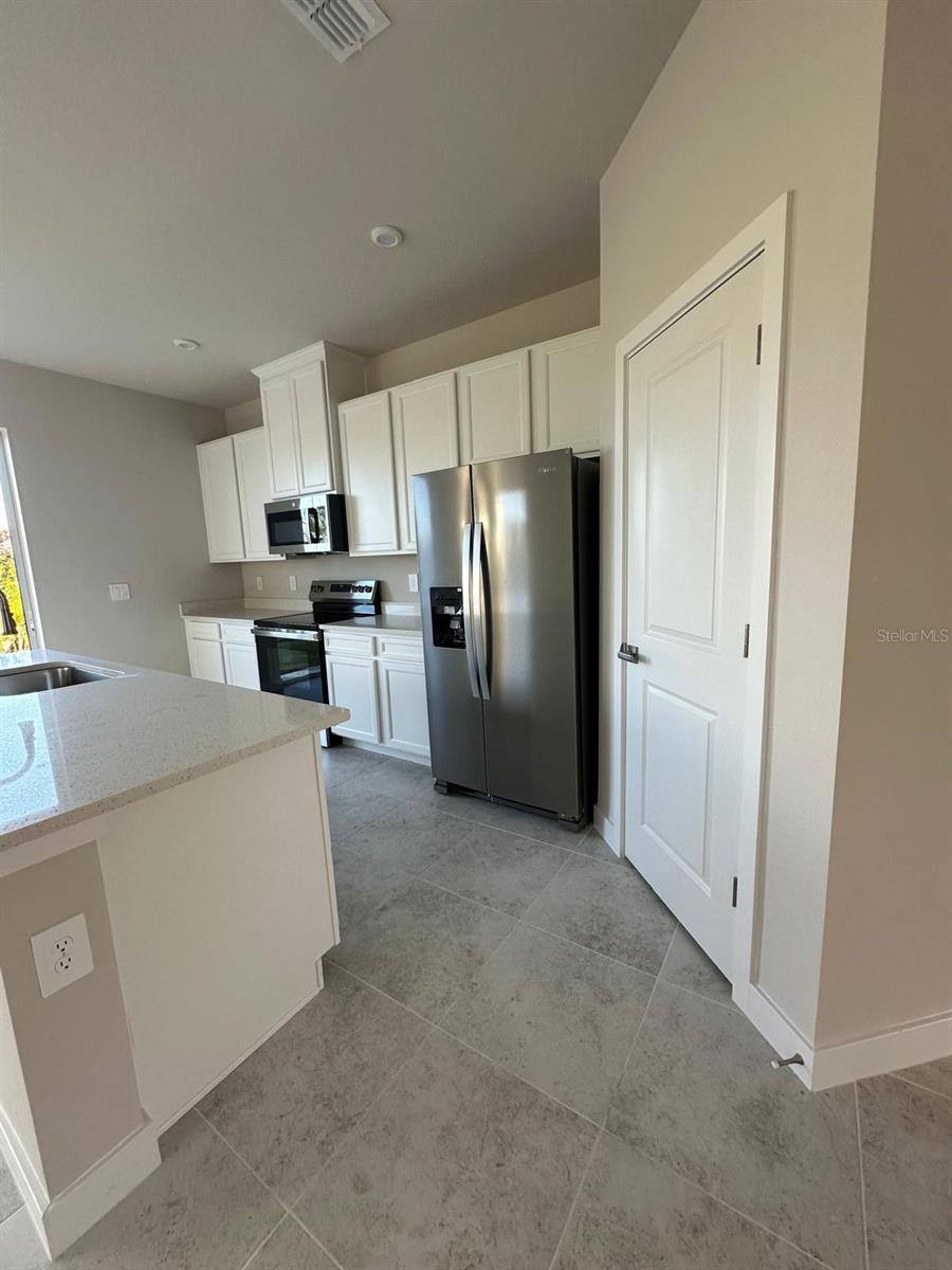 AMBER CREEK AT LAKEWOOD RANCH - Residential Lease
