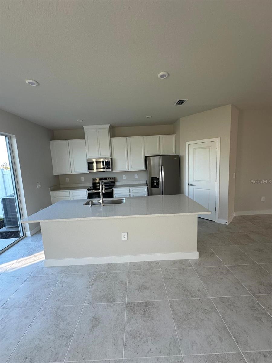 AMBER CREEK AT LAKEWOOD RANCH - Residential Lease