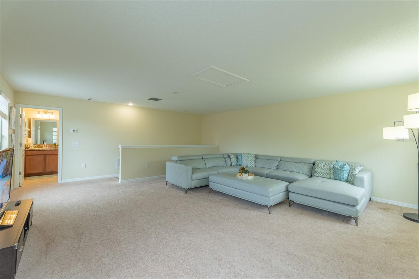 ALEXANDER RDG - Residential