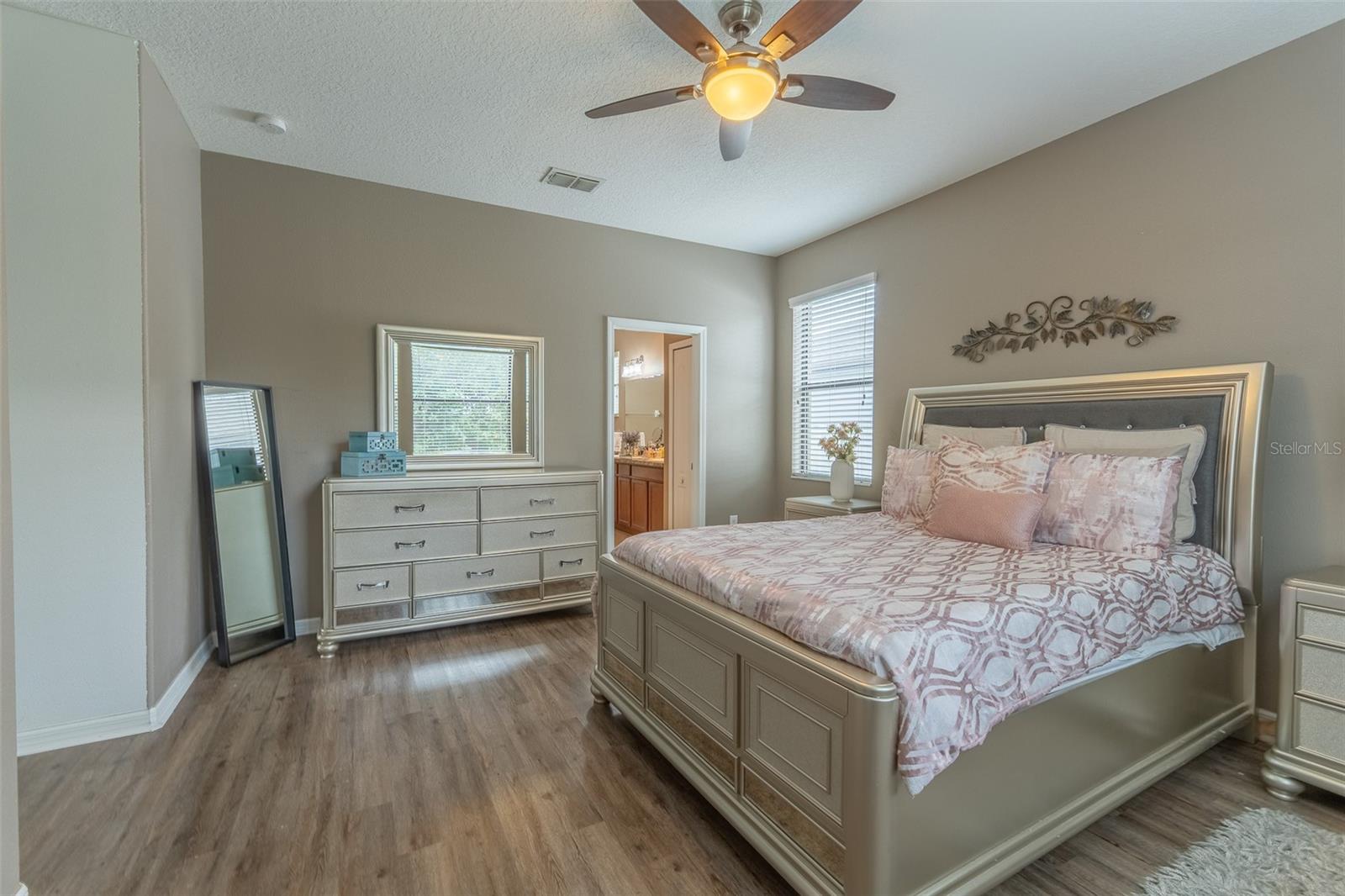 ALEXANDER RDG - Residential