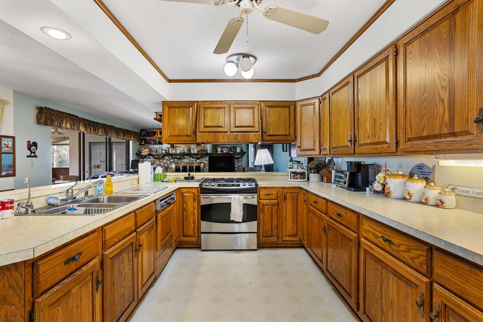 ROYAL RANCH ESTATES - Residential