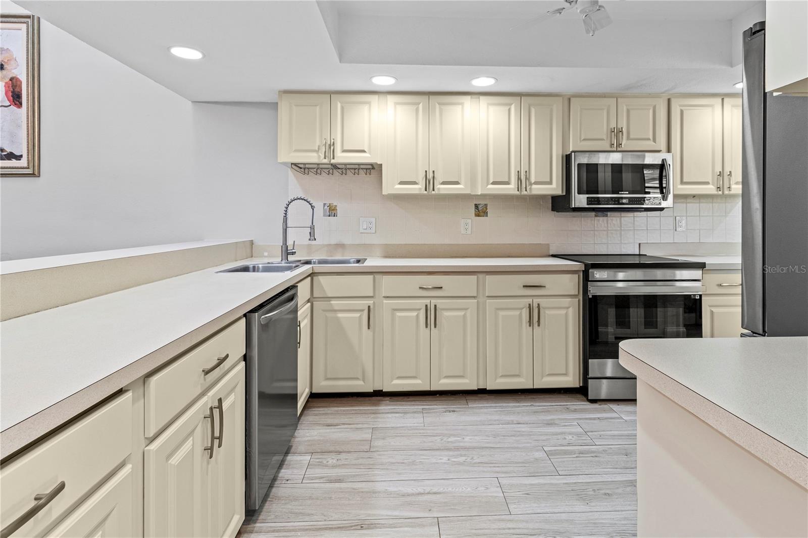 THE VILLAS AT EL CONQUISTADOR - Residential