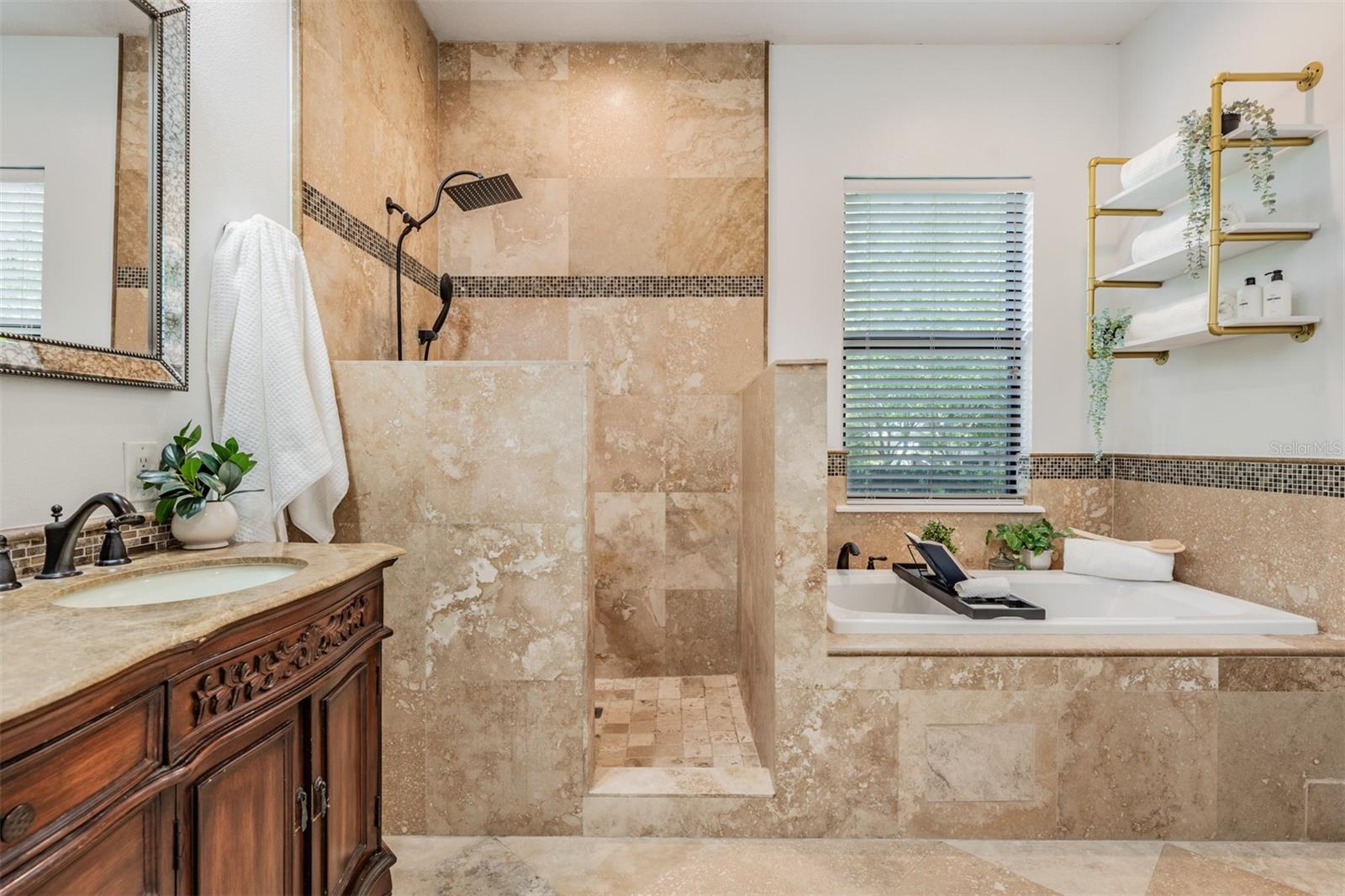 ANITA SUB - Residential