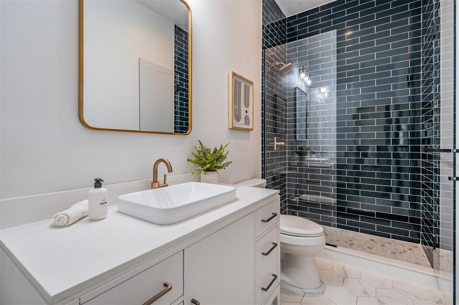 ANITA SUB - Residential