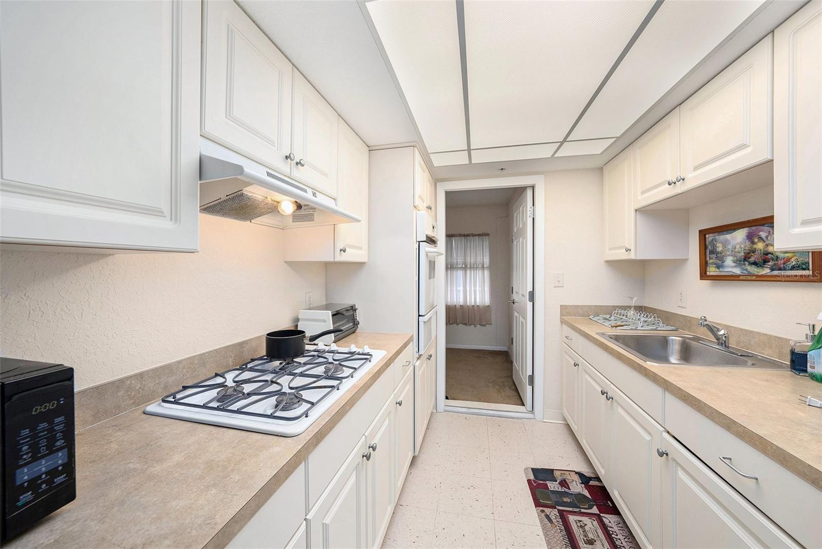 TOWN APTS CONDO - Residential