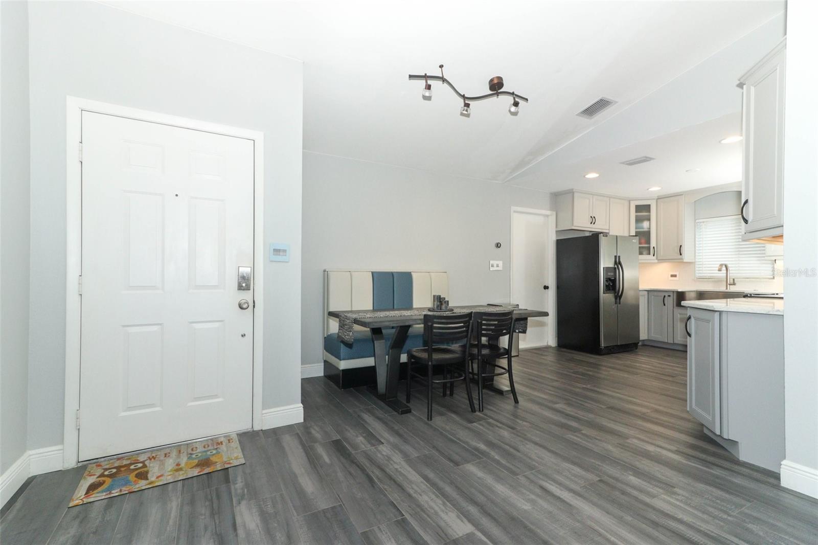 1077 DEES DRIVE