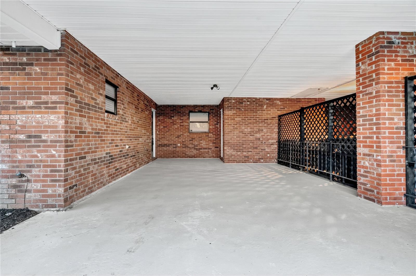 679 LAKE CAROLYN CIRCLE
