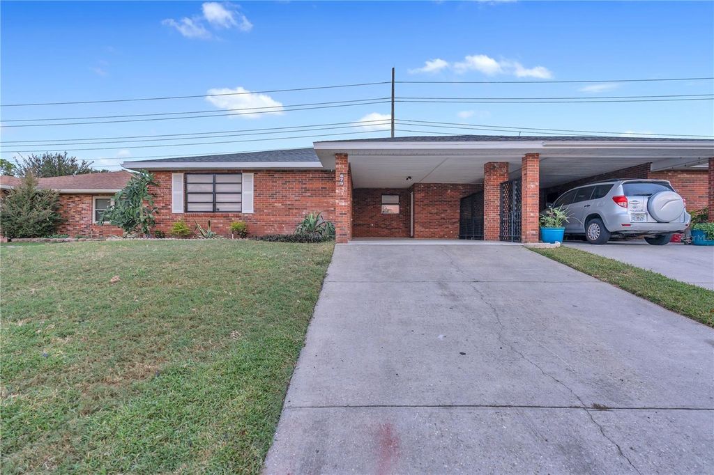 Photo of 679 Lake Carolyn Circle, Lakeland, FL 33813 (MLS # L4956706)