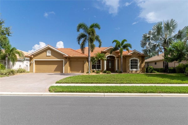 12709 PENGUIN DR, BRADENTON, FL 34212 - Image ad81b5ff9a2c7f4a8d764867ca4dd331/3226612883