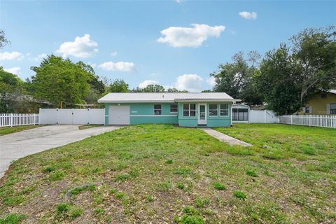 Photo of 12385 SE 135th Court, Ocklawaha, FL 32179 (MLS # O6397071)