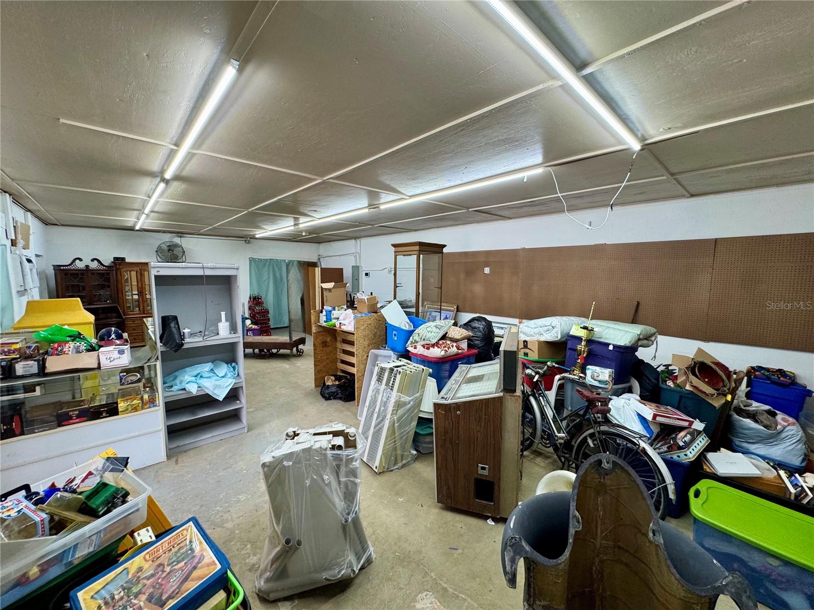 NORTH/LK WEIR AVENUE - Commercial Sale