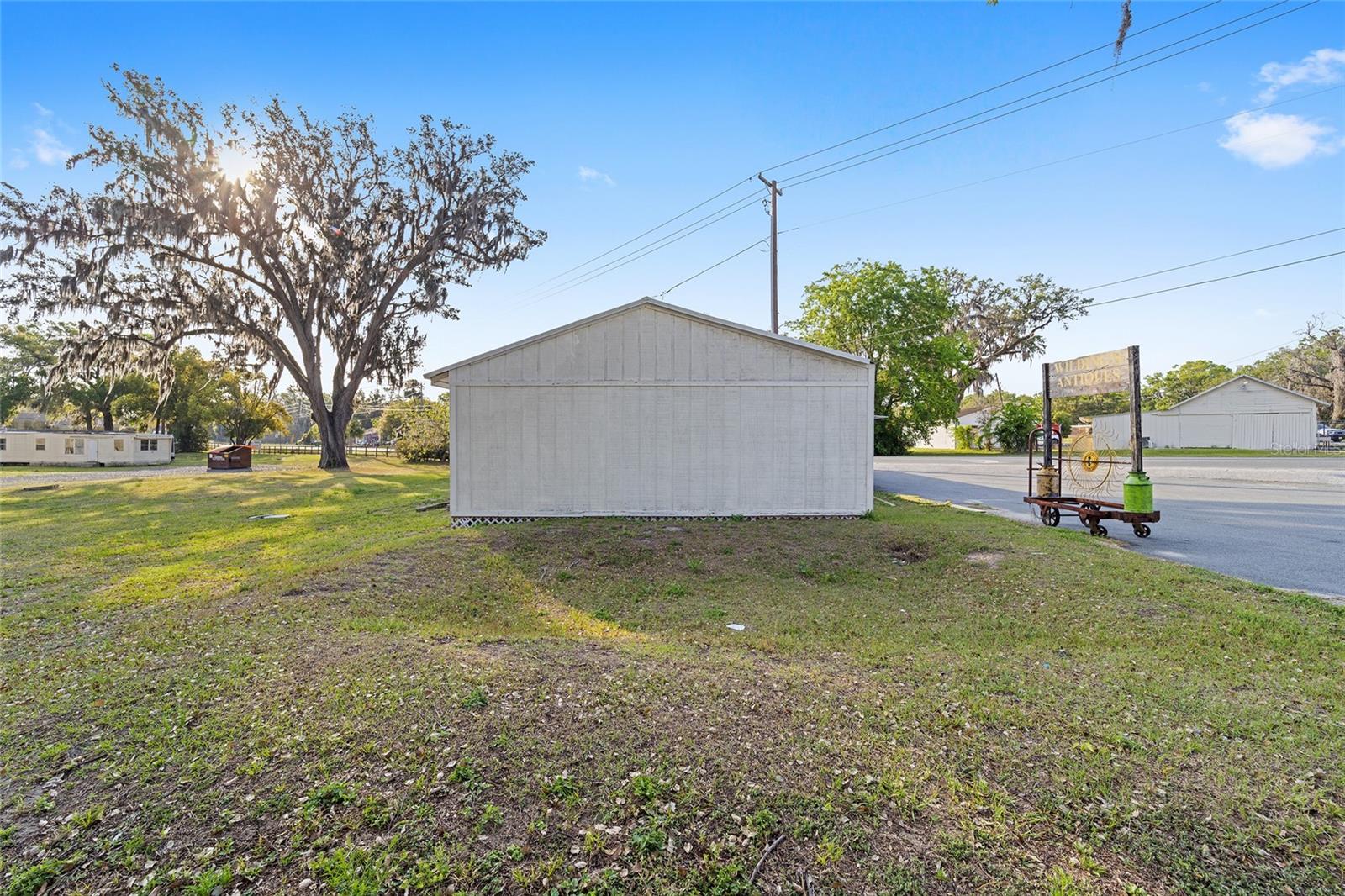 NORTH/LK WEIR AVENUE - Commercial Sale