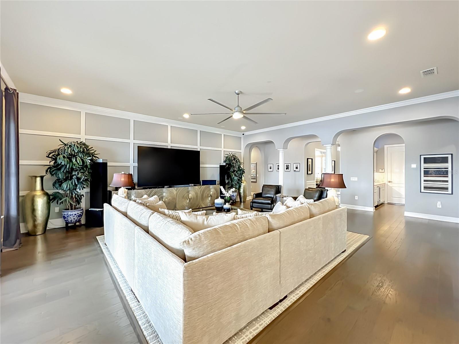 JOHNS LAKE POINTE - Residential