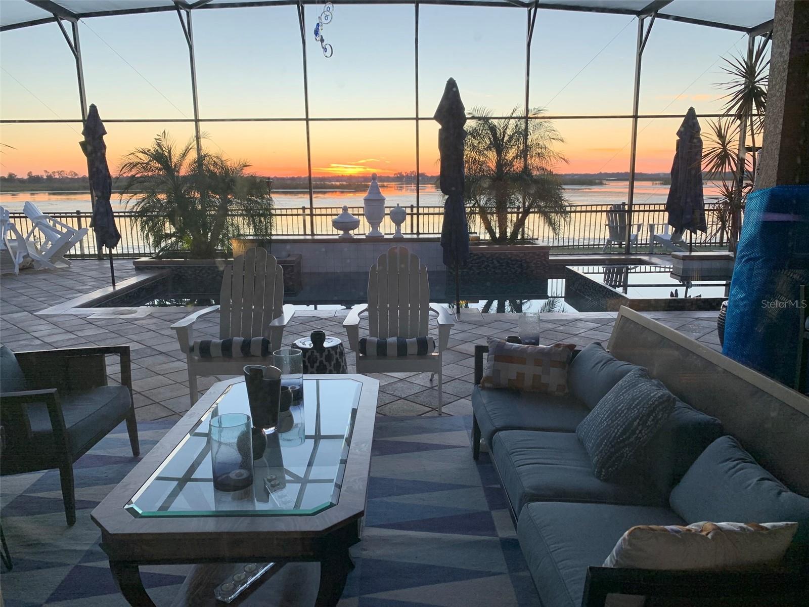 JOHNS LAKE POINTE - Residential
