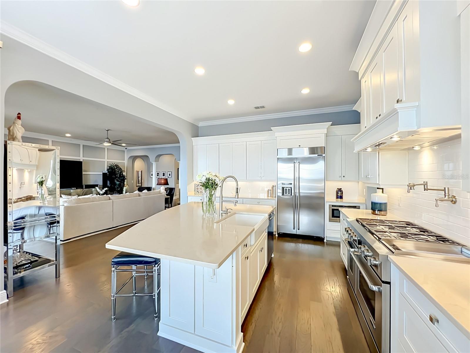 JOHNS LAKE POINTE - Residential