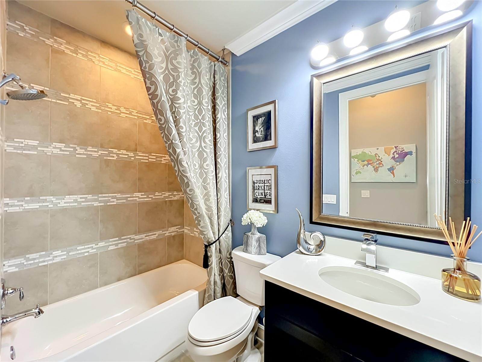 JOHNS LAKE POINTE - Residential