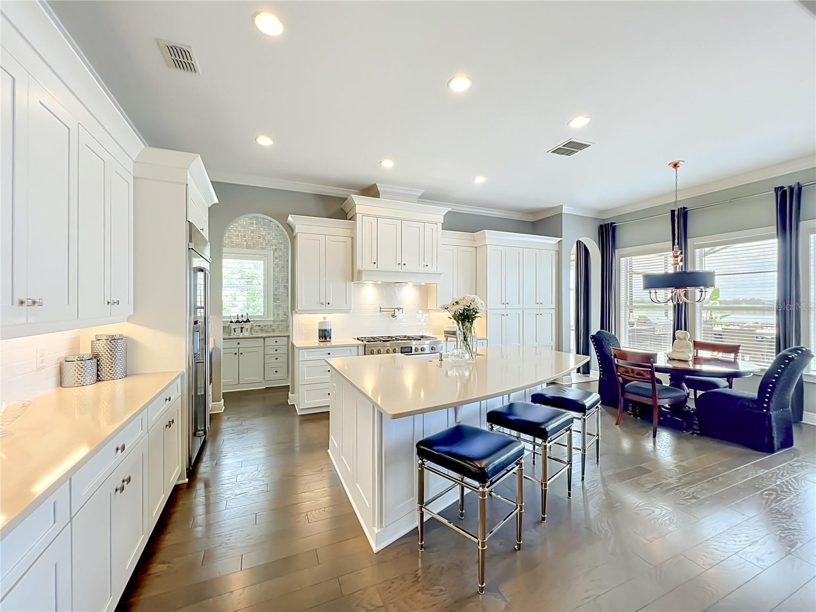 JOHNS LAKE POINTE - Residential