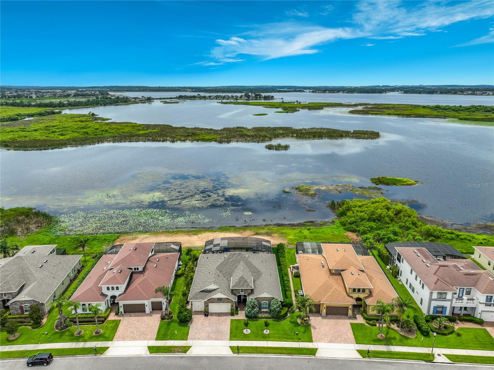 JOHNS LAKE POINTE - Residential