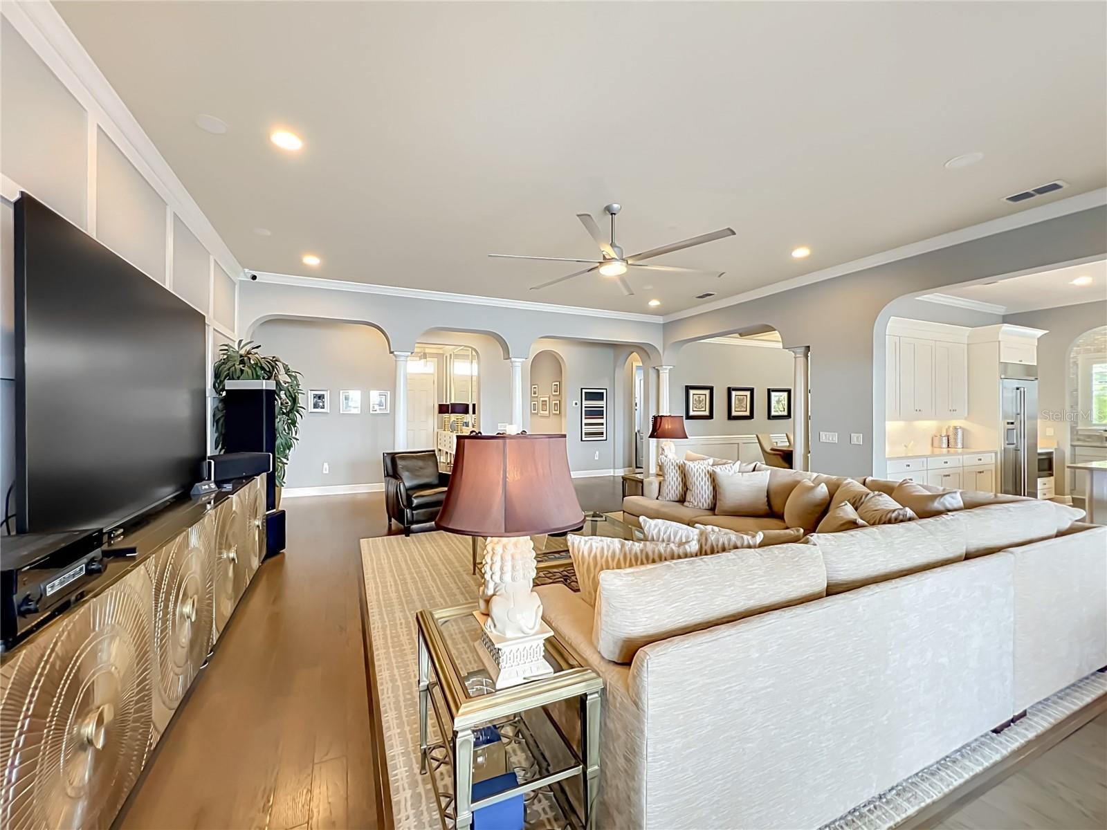 JOHNS LAKE POINTE - Residential