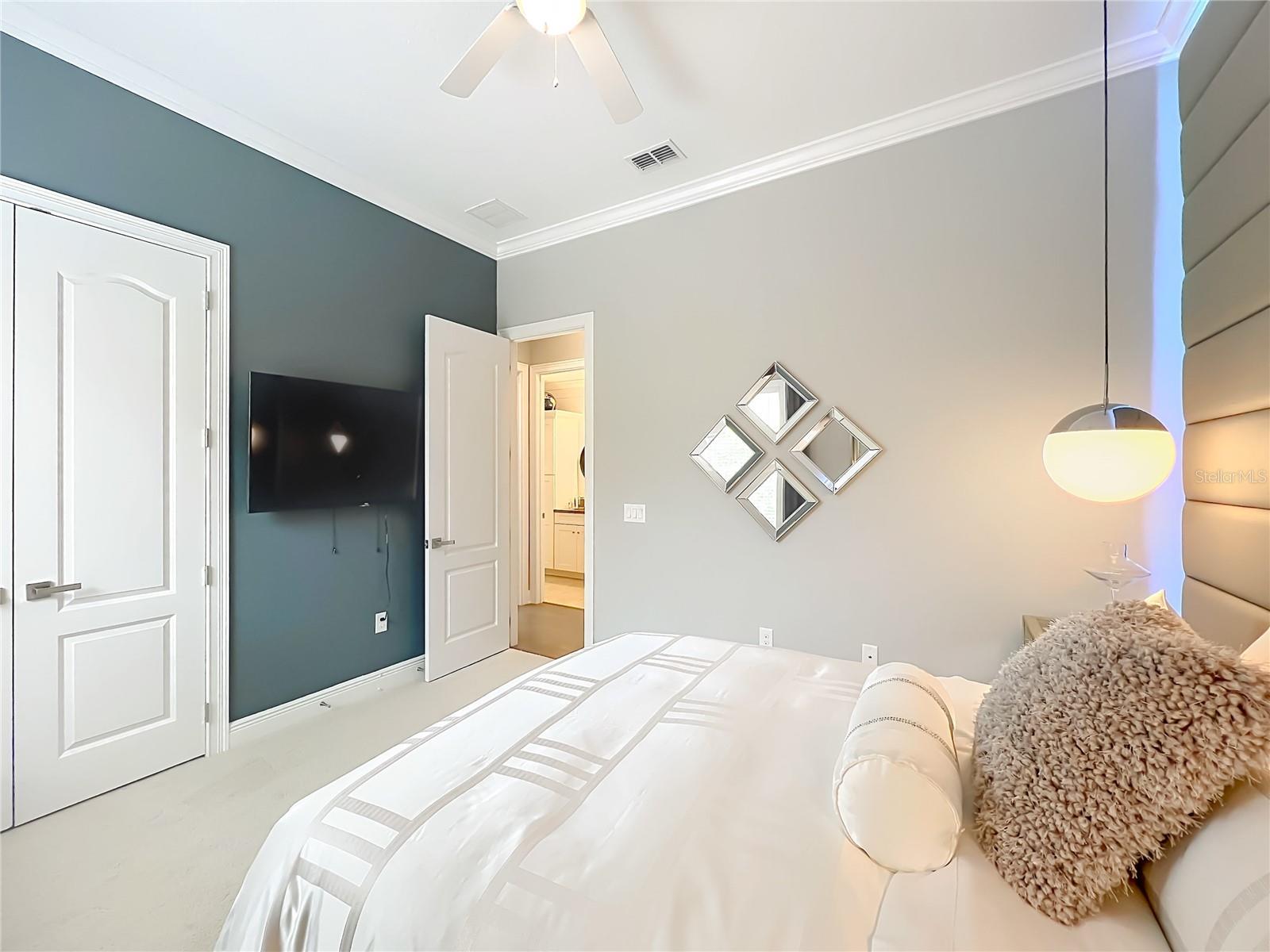 JOHNS LAKE POINTE - Residential