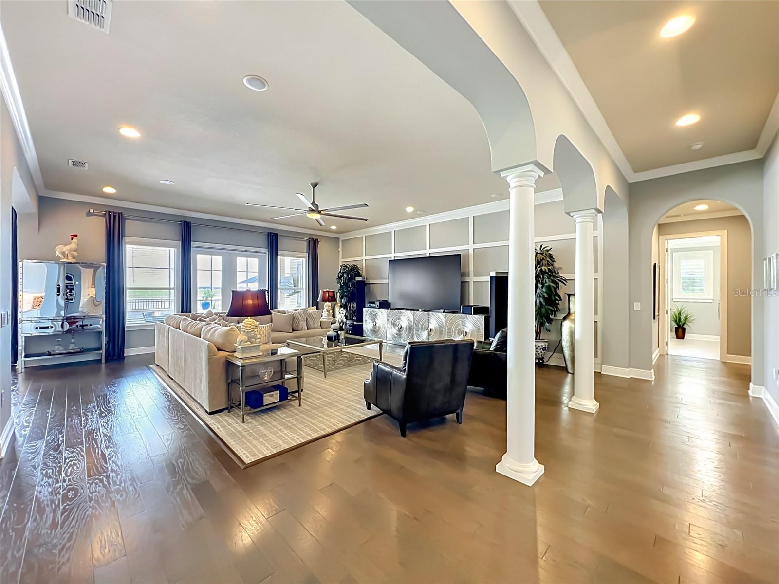 JOHNS LAKE POINTE - Residential