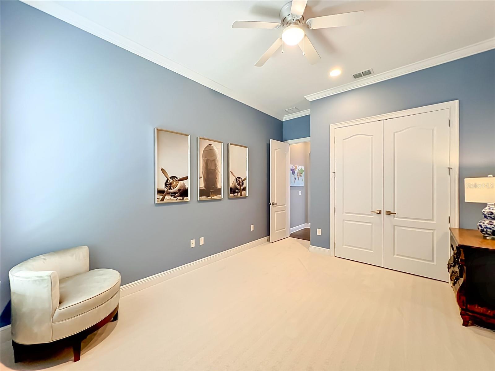 JOHNS LAKE POINTE - Residential