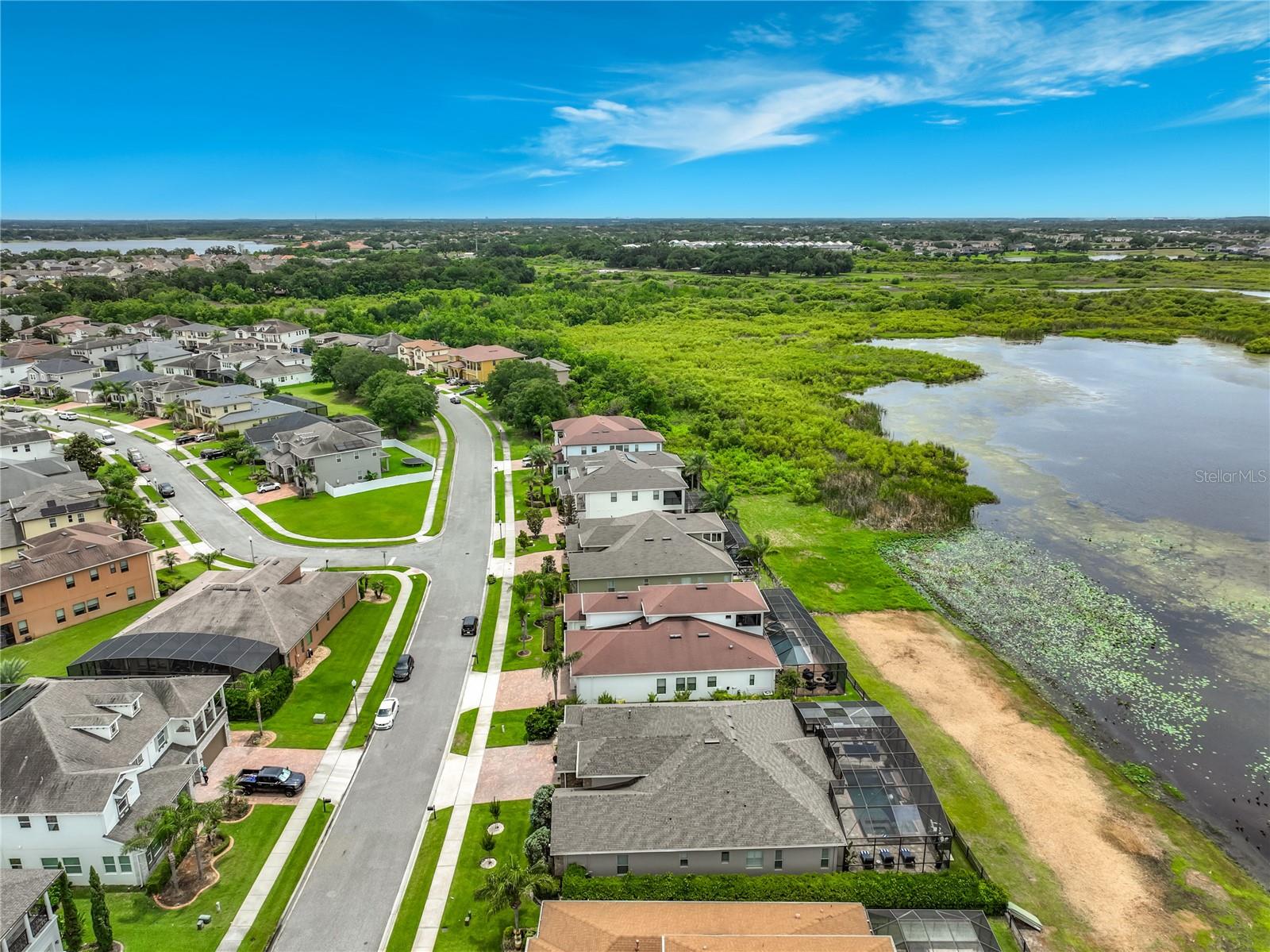 JOHNS LAKE POINTE - Residential