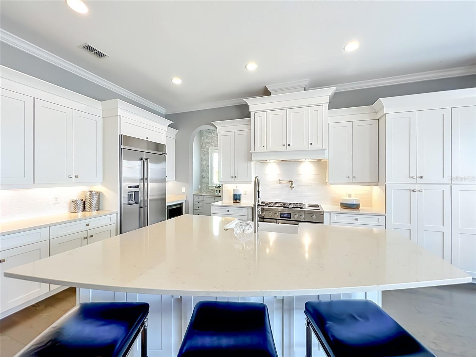 JOHNS LAKE POINTE - Residential