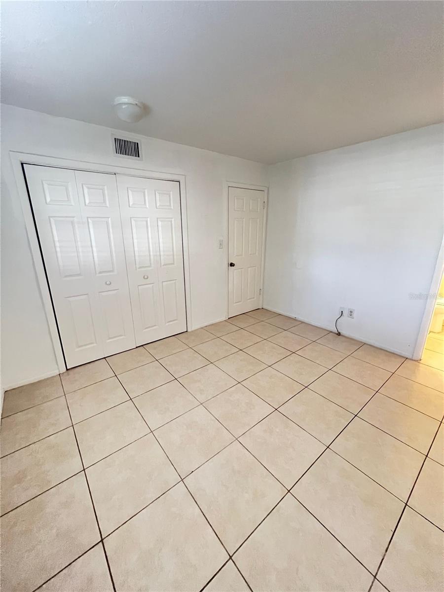 LA LINDA TERRACE - Residential Lease