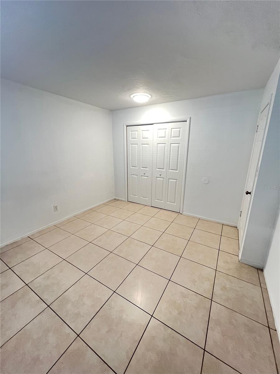 LA LINDA TERRACE - Residential Lease