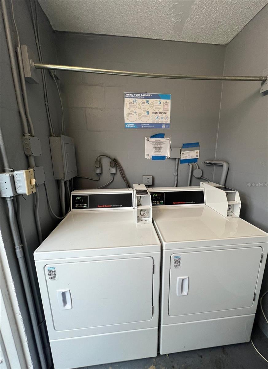 LA LINDA TERRACE - Residential Lease