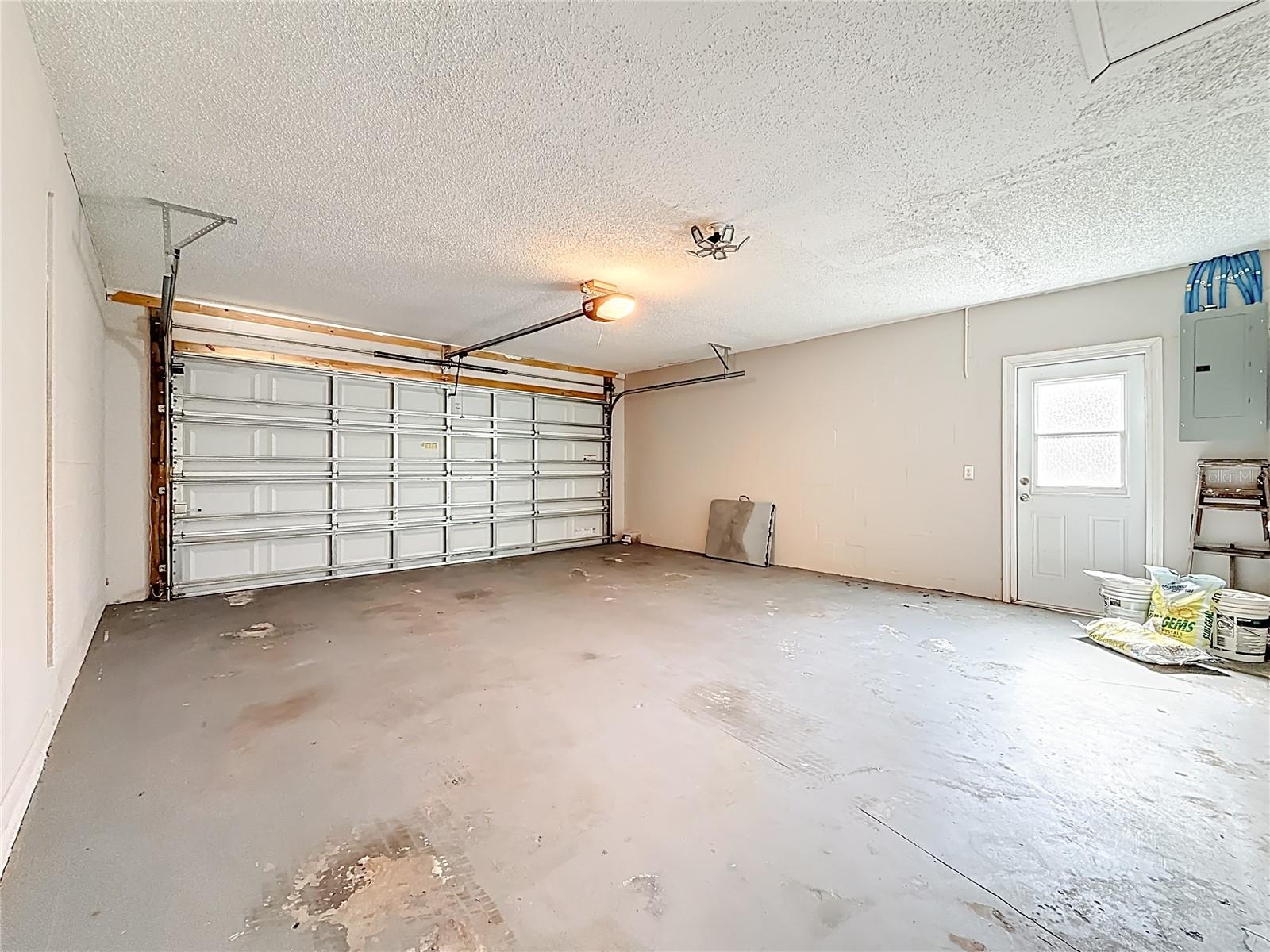 GARDEN MANOR - Residential