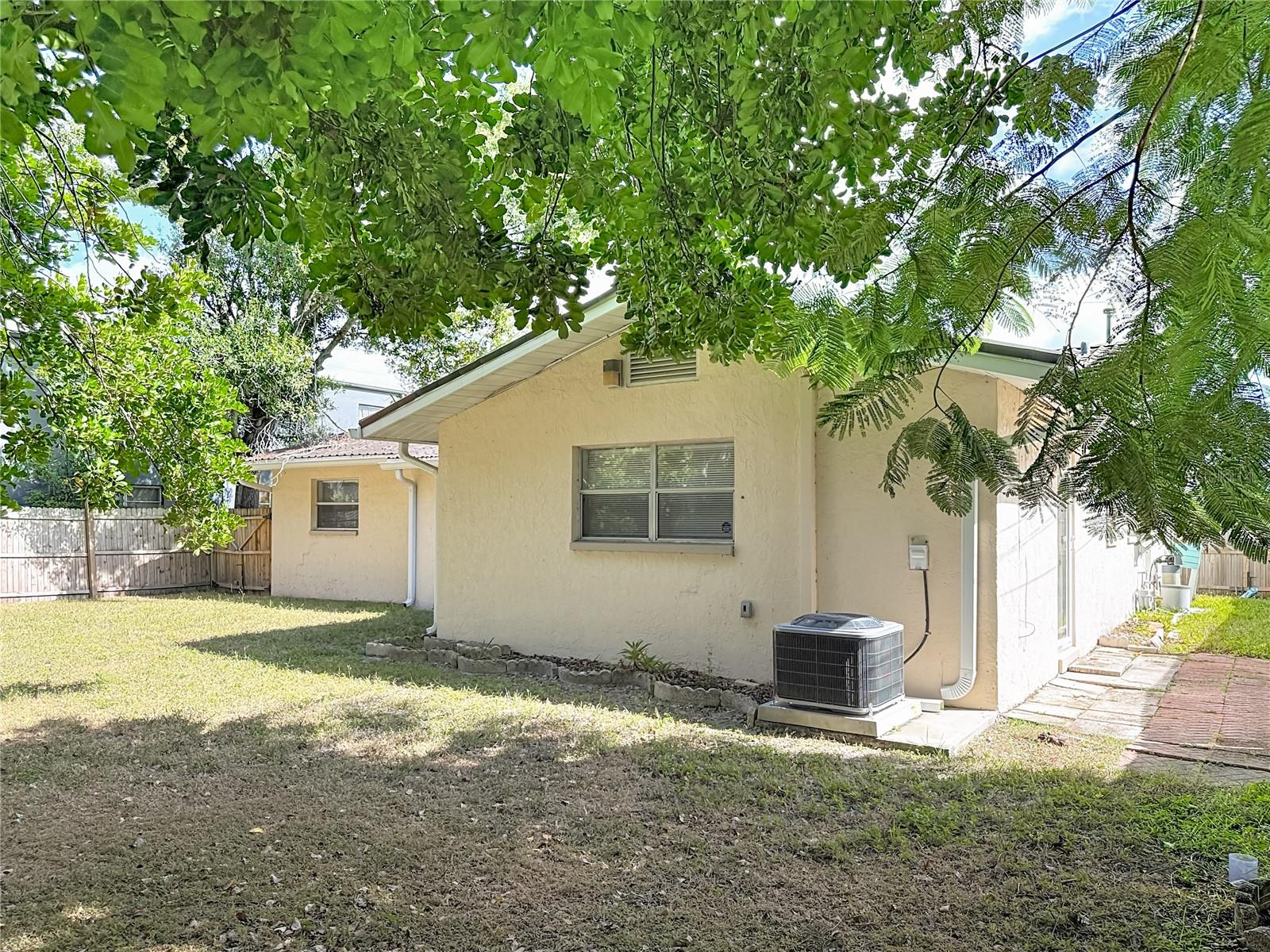 GARDEN MANOR - Residential