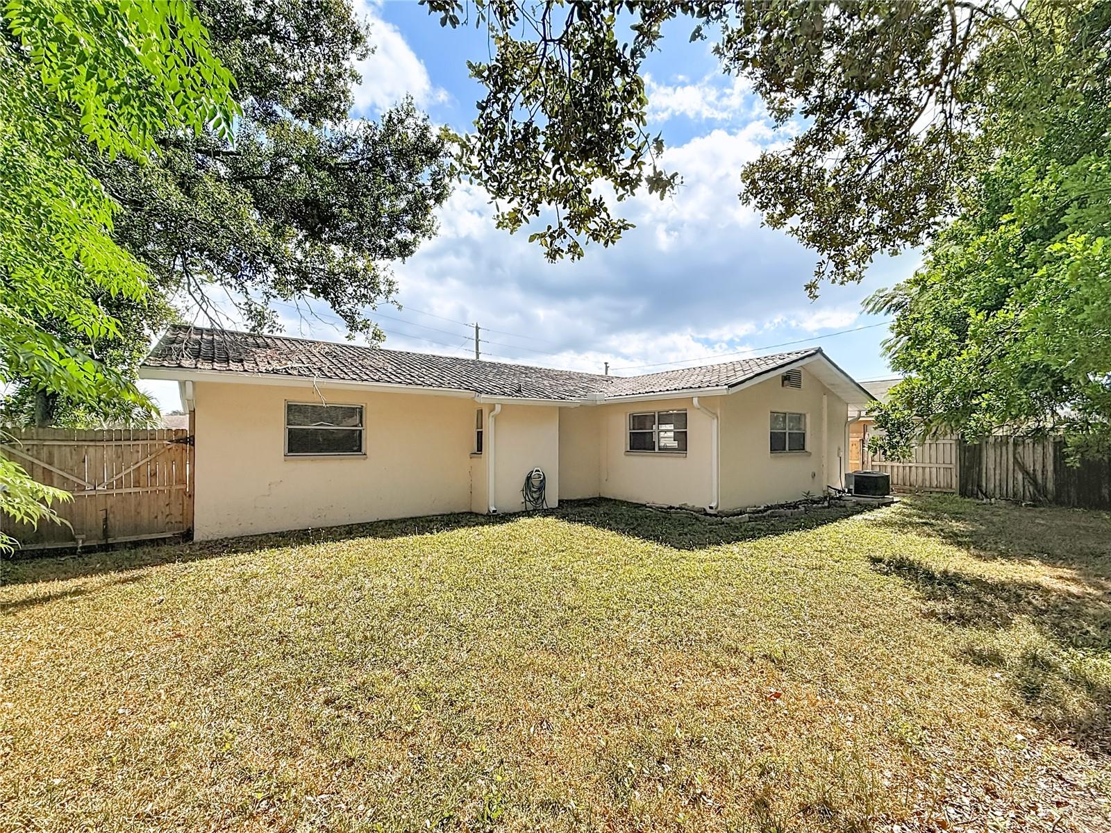 GARDEN MANOR - Residential