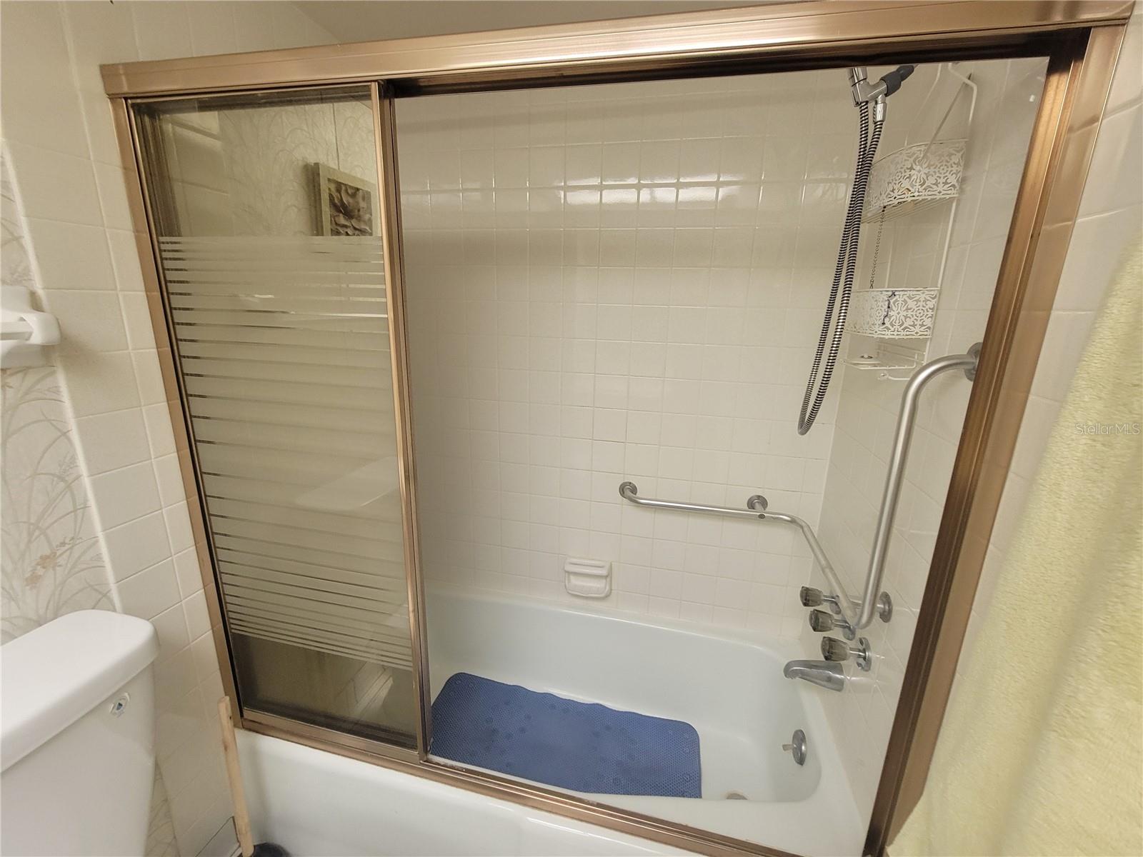 WINSTON PARK NORTHEAST - Residential