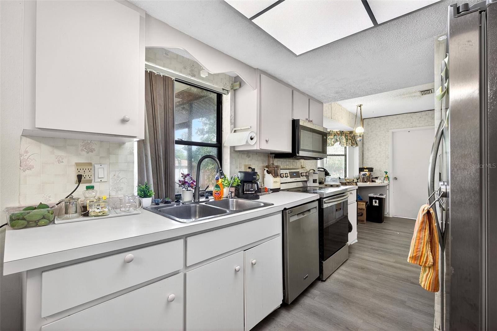 SOUTH VENICE - Residential