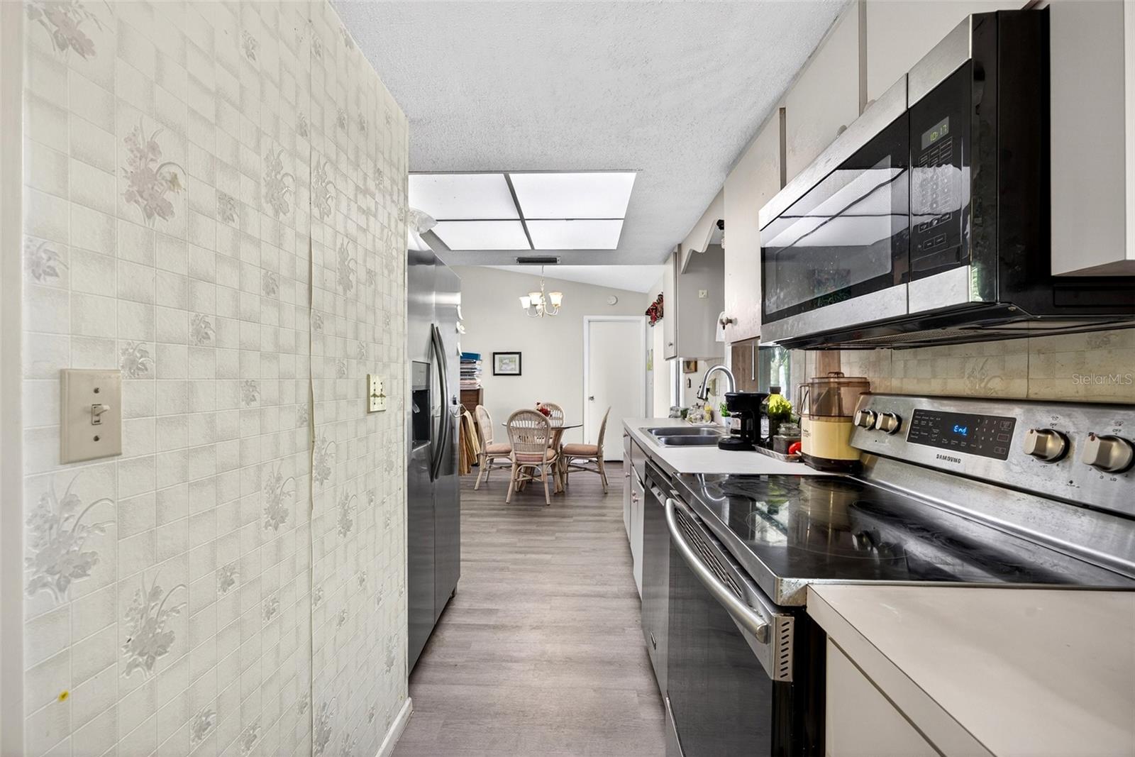 SOUTH VENICE - Residential