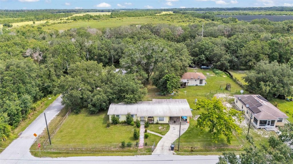 Photo of 150 North Avenue, Mulberry, FL 33860 (MLS # L4954189)