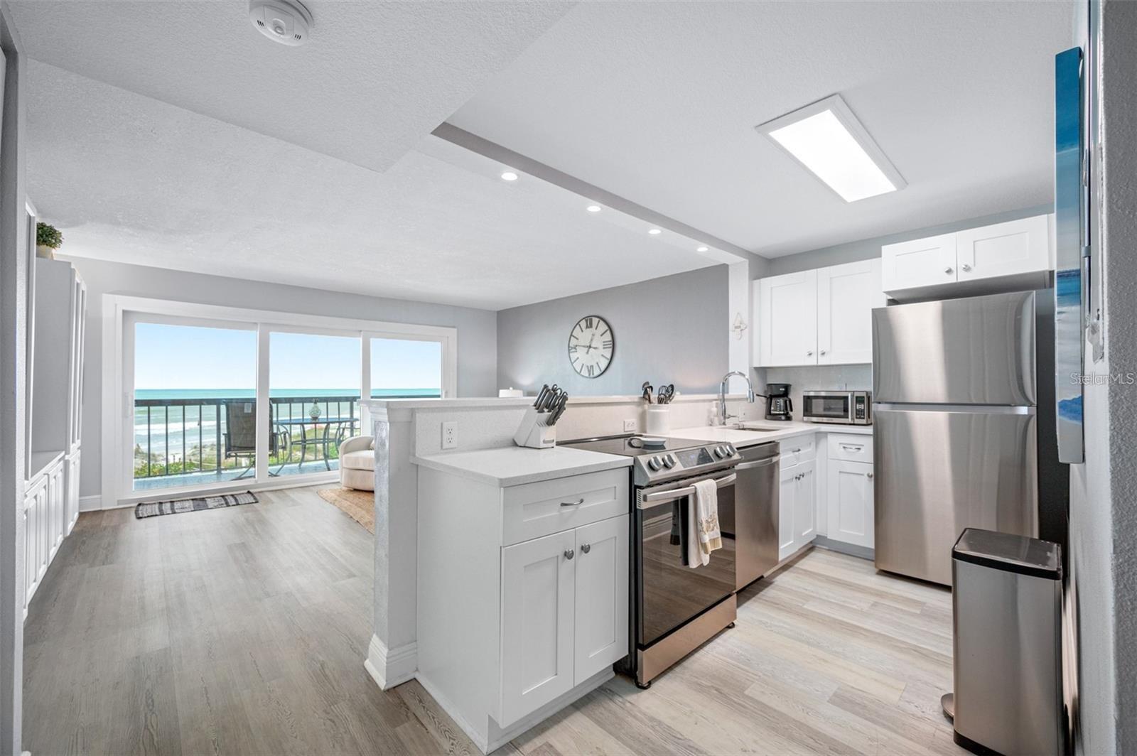 TAHITIAN TOWERS CONDO - Residential