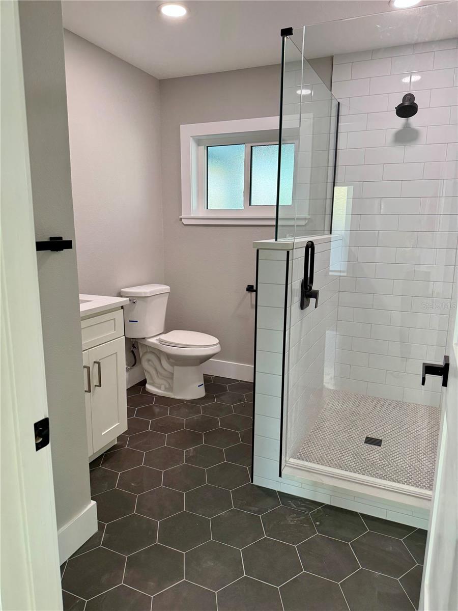 BAY POINT ESTATES 1ST ADD - Residential Lease