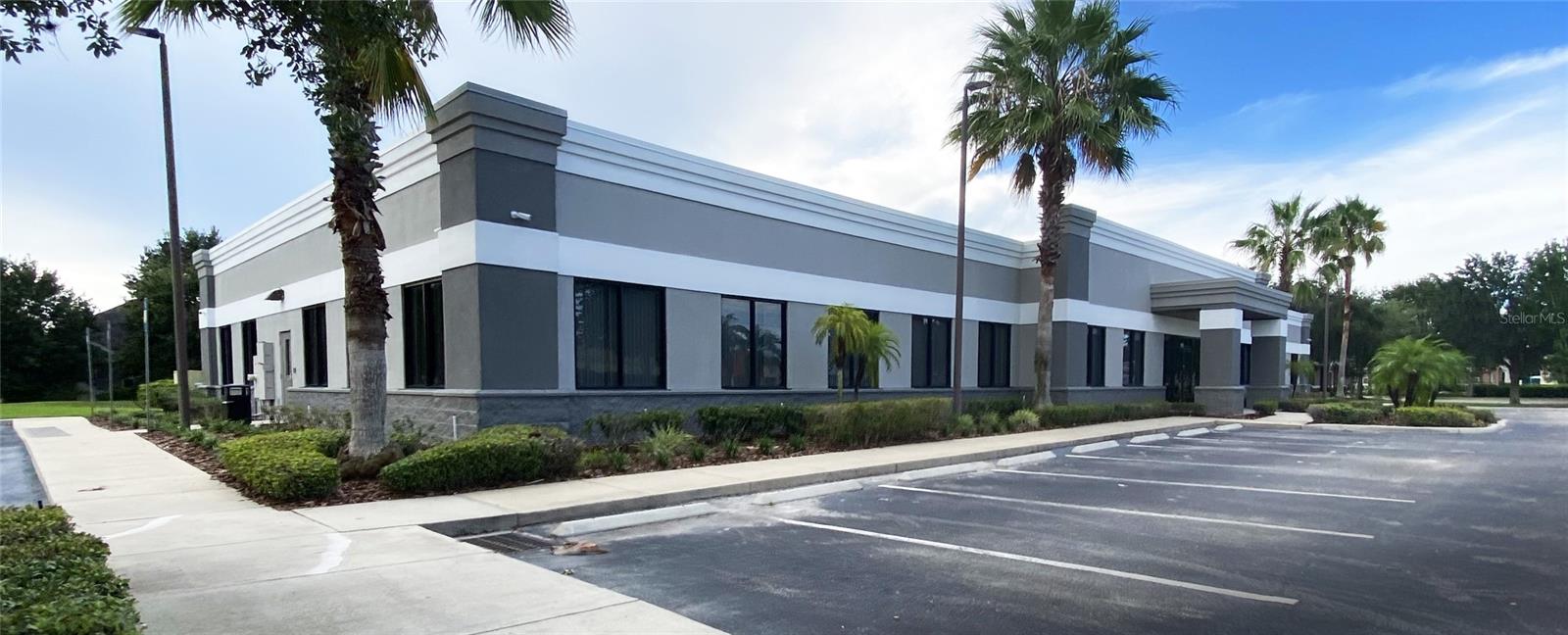 1802 N ALAFAYA TRAIL