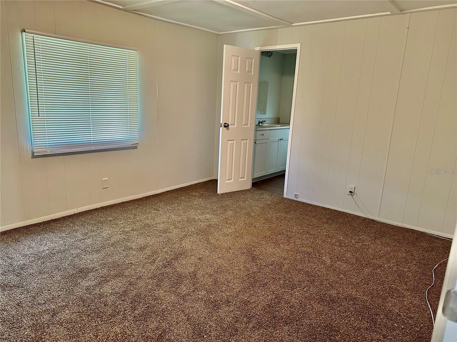 VILLAGE UNIT 03 LAKELAND - Residential Lease