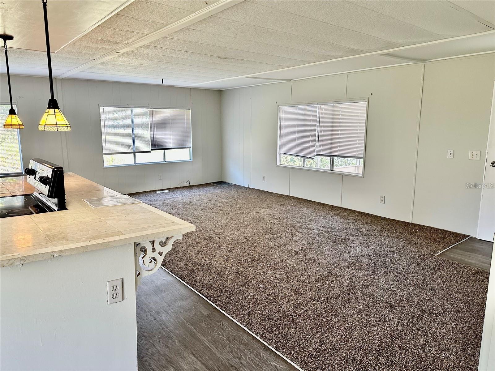 VILLAGE UNIT 03 LAKELAND - Residential Lease